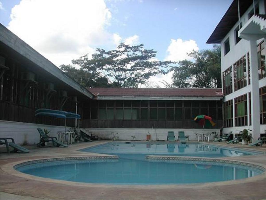 Hotel Don Carlos Puerto Maldonado Ruang foto